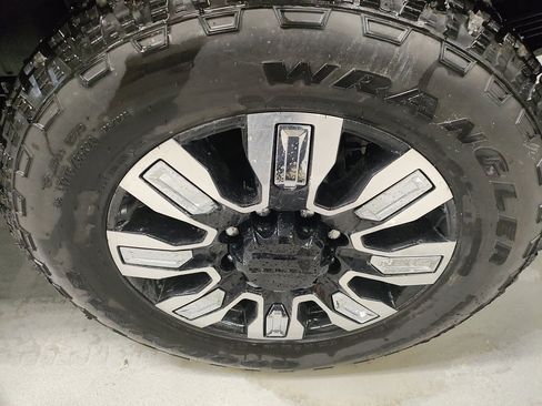 New 2026 GMC Sierra 2500 Denali w/ Denali Reserve Package image 18