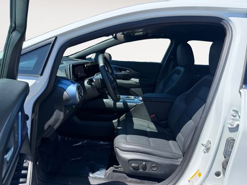 Used 2024 Chevrolet Equinox EV LT FWD image 10