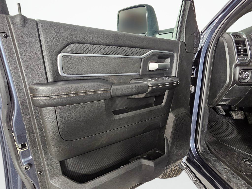 New 2026 RAM 3500 Big Horn AWD/4WD image 21