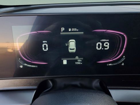 Certified 2025 Kia Sportage EX image 31