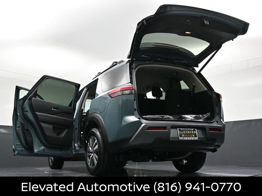 Certified 2026 Nissan Pathfinder SL AWD/4WD image 39
