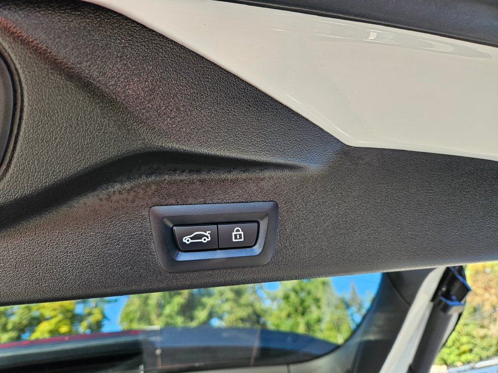 Used 2022 BMW X5 M50i AWD/4WD image 14