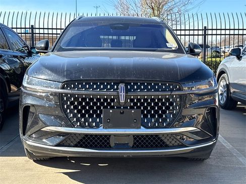 Used 2024 Lincoln Nautilus Reserve w/ Equipment Group 202A image 2