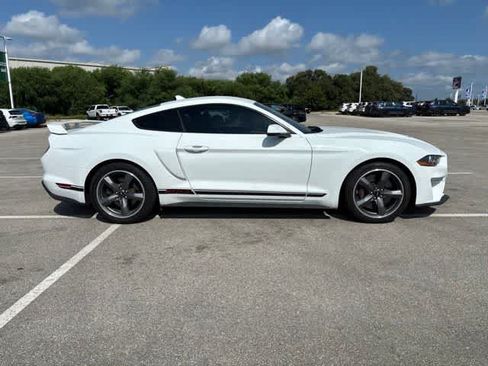 Used 2022 Ford Mustang GT Premium w/ GT Performance Package RWD image 6