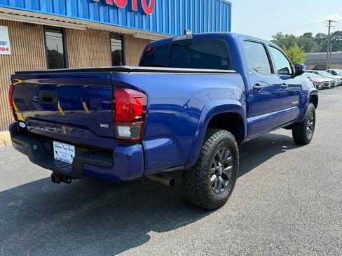 Used 2023 Toyota Tacoma SR5 AWD/4WD image 7
