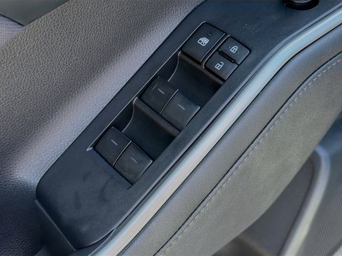 Used 2024 Toyota Highlander LE image 24