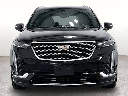 Used 2023 Cadillac XT6 Premium Luxury w/ Technology Package FWD image 4