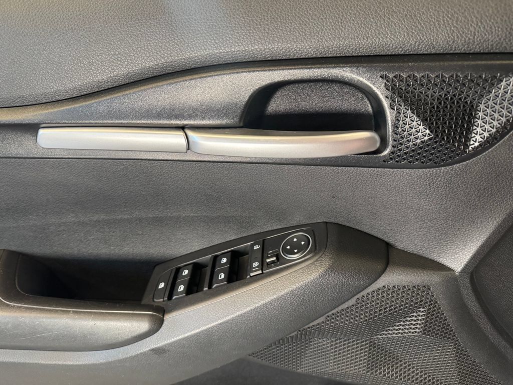 Used 2021 Kia Seltos LX AWD/4WD image 19