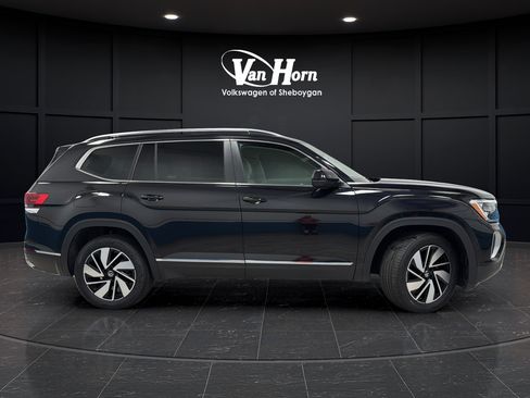 Used 2025 Volkswagen Atlas SEL AWD/4WD image 8