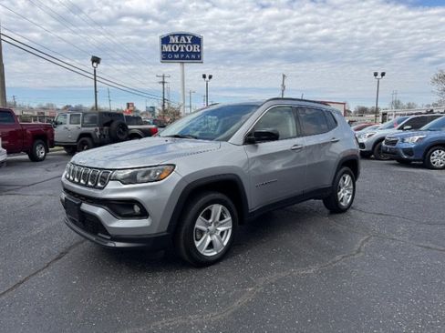 Used 2022 Jeep Compass Latitude AWD/4WD image 2