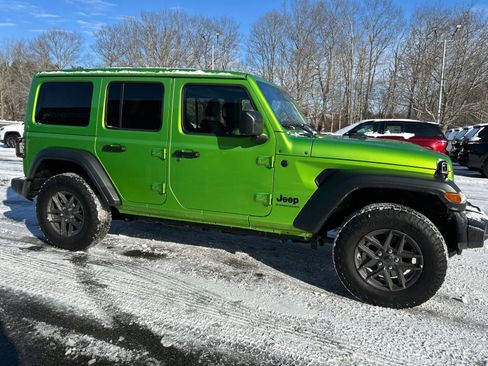 Used 2025 Jeep Wrangler Sport S image 5