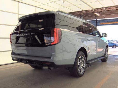 Used 2025 Ford Expedition Max Active image 3