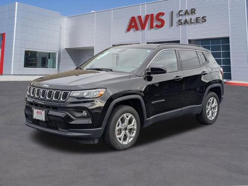 Used 2025 Jeep Compass Latitude w/ Sun & Sound Group image 1
