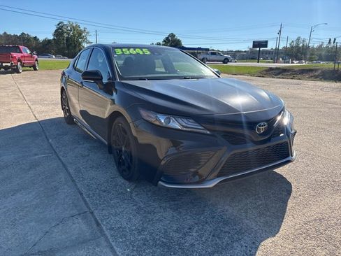 Used 2022 Toyota Camry XSE image 2