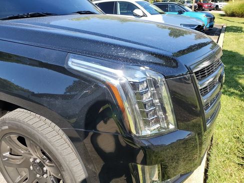 Used 2015 Cadillac Escalade ESV Luxury RWD image 2