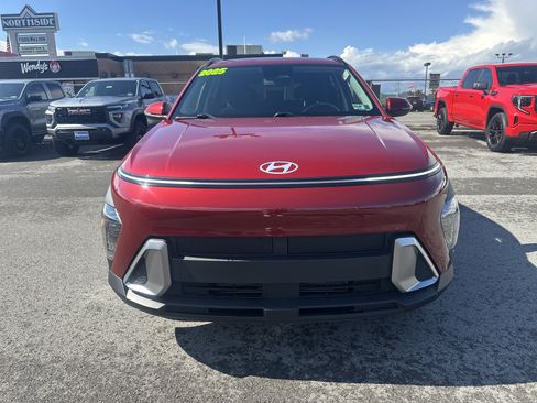 Used 2025 Hyundai Kona SEL AWD/4WD image 12