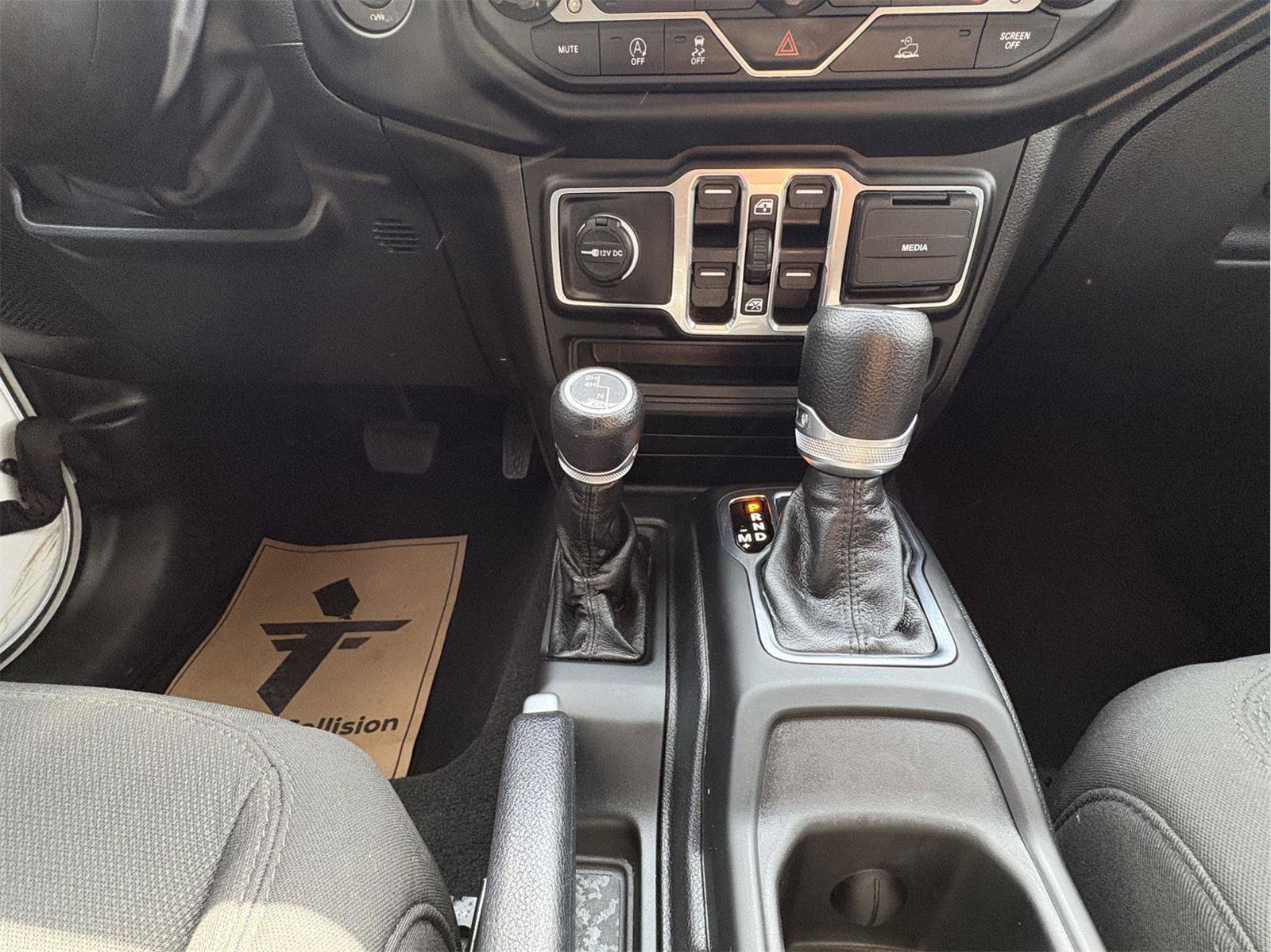 Used 2022 Jeep Gladiator Sport AWD/4WD image 11