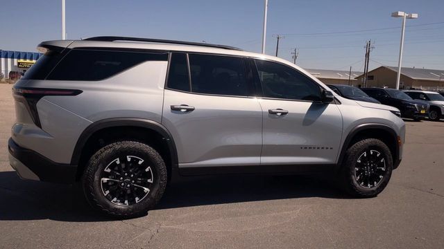 Used 2025 Chevrolet Traverse Z71 AWD/4WD image 2