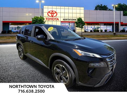 Used 2025 Nissan Rogue SV AWD/4WD image 3