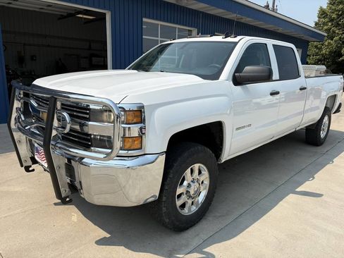 Used 2015 Chevrolet Silverado 2500 W/T w/ WT Convenience Package AWD/4WD image 2