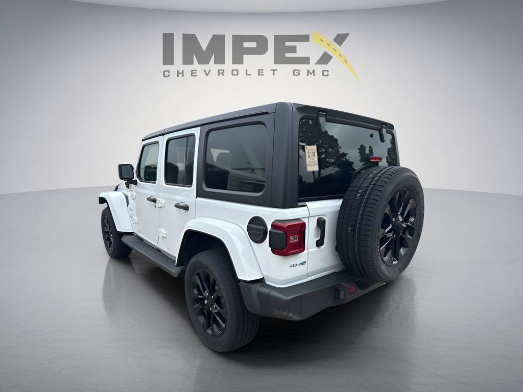 Used 2023 Jeep Wrangler Unlimited Sahara w/ Cold Weather Group AWD/4WD image 2