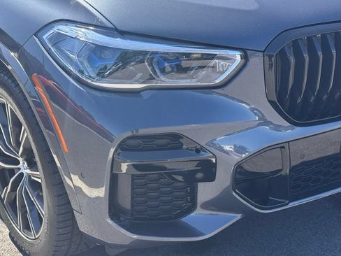 Used 2022 BMW X5 xDrive40i w/ M Sport Package AWD/4WD image 2