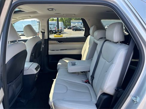 Used 2022 Hyundai Palisade SEL w/ 8P Bench Seat Package AWD/4WD image 10