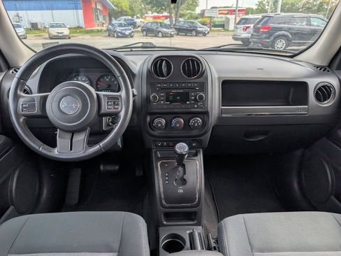 Used 2011 Jeep Patriot Latitude FWD image 26