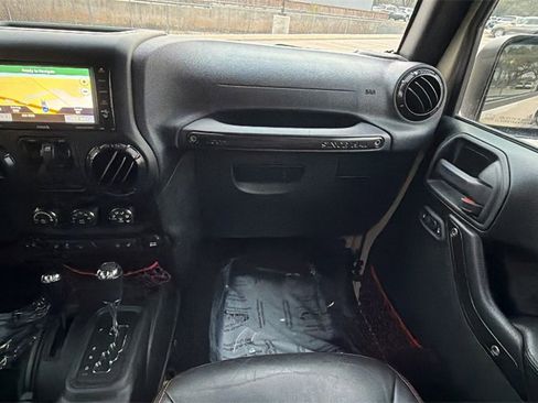 Used 2017 Jeep Wrangler Rubicon image 41