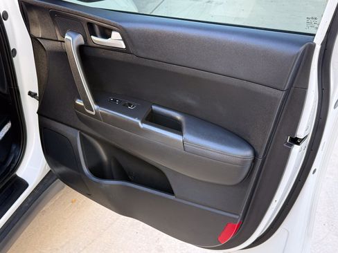 Used 2019 Kia Sportage LX FWD image 34