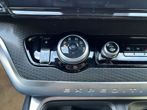 New 2026 Ford Expedition Platinum w/ Stealth Appearance Package AWD/4WD image 22