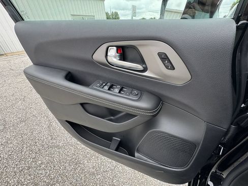 New 2027 Chrysler Pacifica Select w/ Family Tech Group FWD image 26