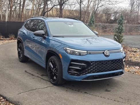 New 2026 Volkswagen Tiguan SE R-Line image 7