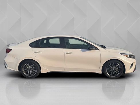 Used 2022 Kia Forte GT-Line image 4