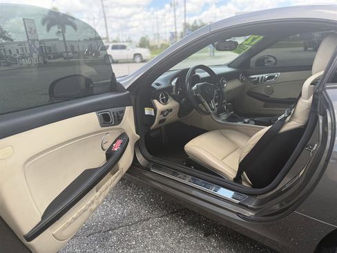 Used 2012 Mercedes-Benz SLK 350 image 6