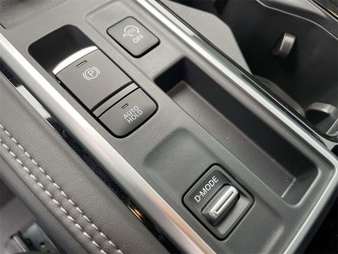 Used 2024 Nissan Pathfinder Platinum w/ Cargo Package image 29