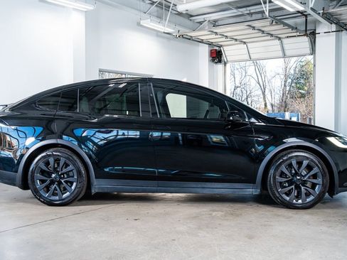 Used 2022 Tesla Model X Plaid image 5