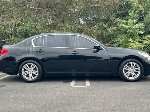 Used 2013 INFINITI G37 Journey w/ Premium Pkg image 3