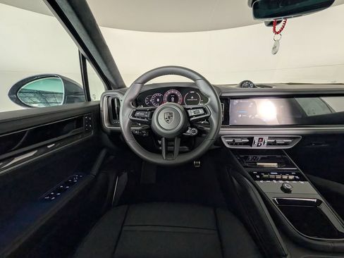 New 2026 Porsche Cayenne Turbo AWD/4WD image 21