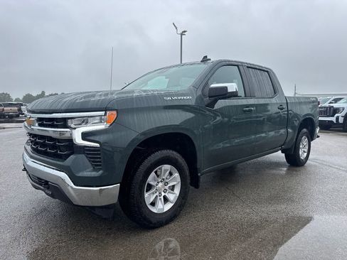 Used 2025 Chevrolet Silverado 1500 LT AWD/4WD image 2