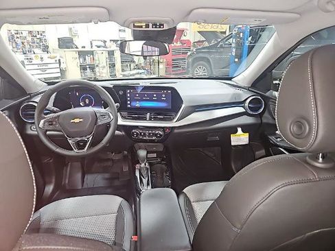 New 2026 Chevrolet Trax LT w/ Driver Confidence Package FWD image 18
