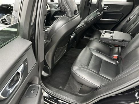 Used 2021 Volvo XC60 T5 Inscription w/ Advanced Package image 23