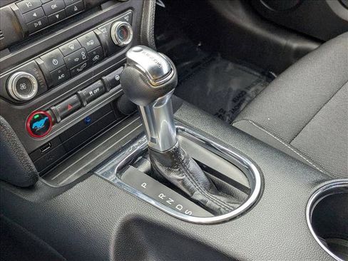 Used 2017 Ford Mustang Coupe image 11