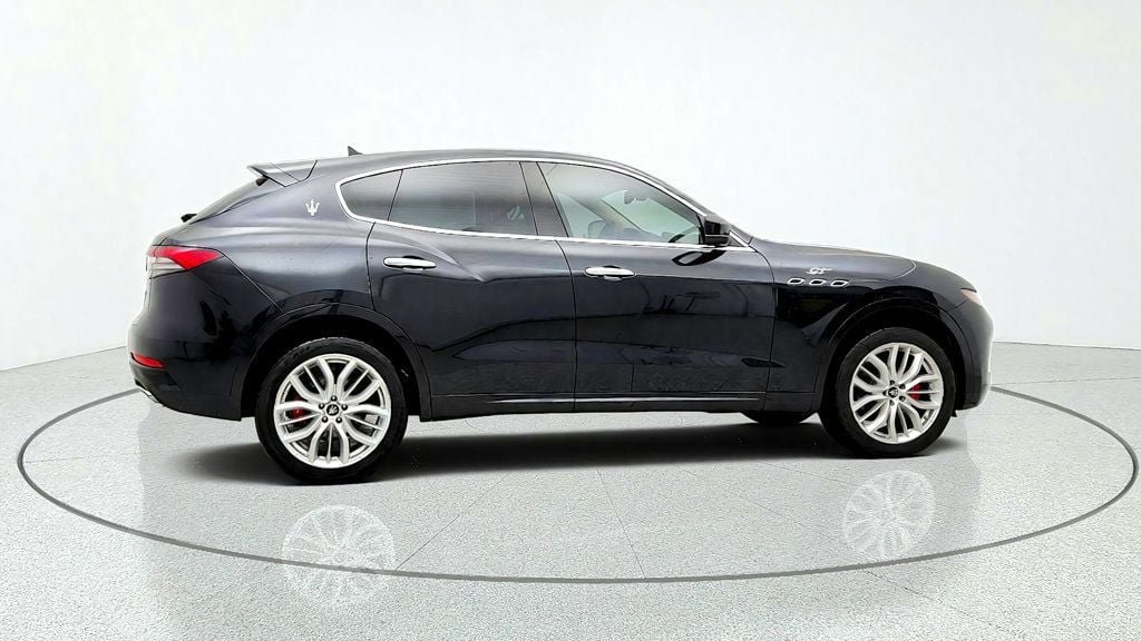 Used 2022 Maserati Levante GT AWD/4WD image 4