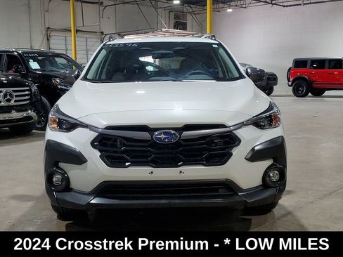 Used 2024 Subaru Crosstrek 2.0i Premium AWD/4WD image 2