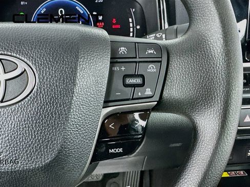 Used 2026 Toyota Camry LE FWD image 17