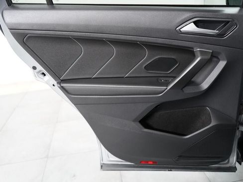 Used 2023 Volkswagen Tiguan SE w/ Panoramic Sunroof Package AWD/4WD image 20