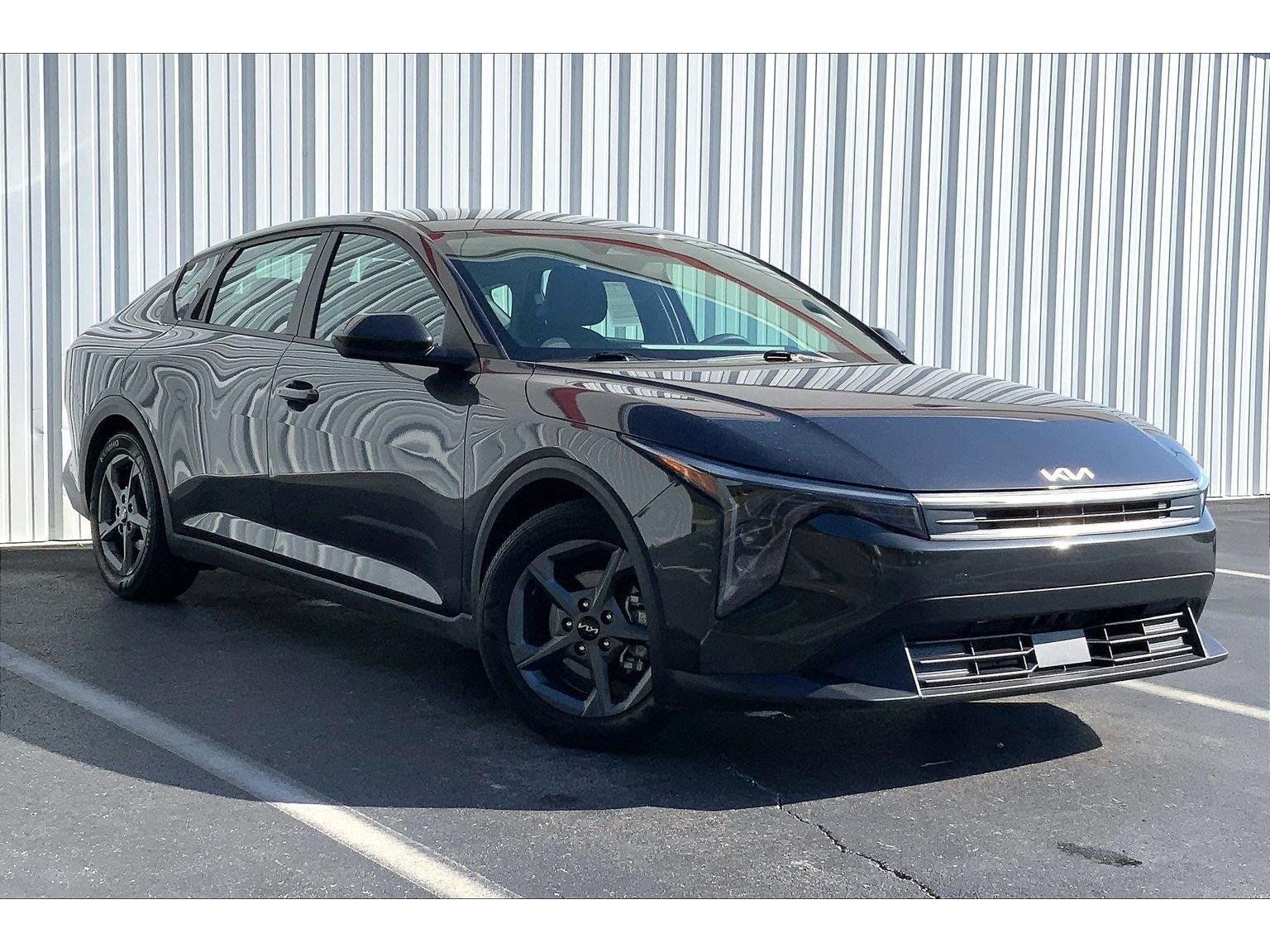 Used 2025 Kia K4 FWD image 31