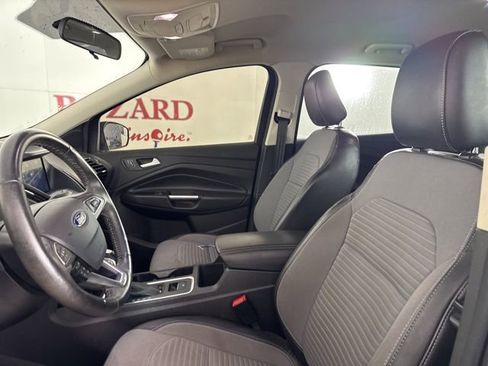 Used 2019 Ford Escape SE image 11