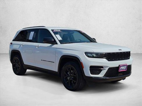 Used 2024 Jeep Grand Cherokee Altitude AWD/4WD image 3